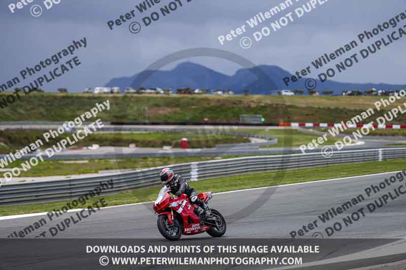 cadwell no limits trackday;cadwell park;cadwell park photographs;cadwell trackday photographs;enduro digital images;event digital images;eventdigitalimages;navarra;no limits trackdays;peter wileman photography;racing digital images;trackday digital images;trackday photos